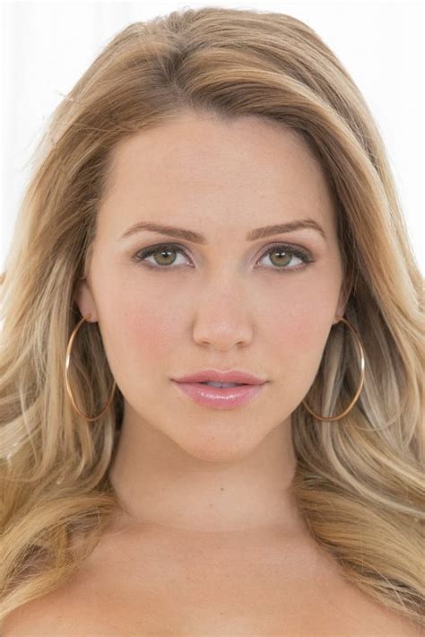 mia malkova noticias|Así es el castillo que Mia Malkova, actriz de cine para adultos,。